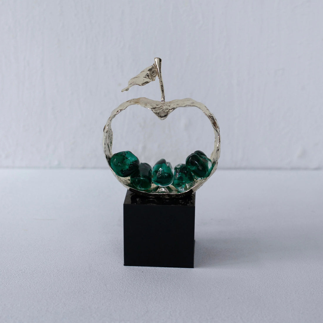 Aurora Emerald Core Apple Sculpture Dea'rt İstanbul