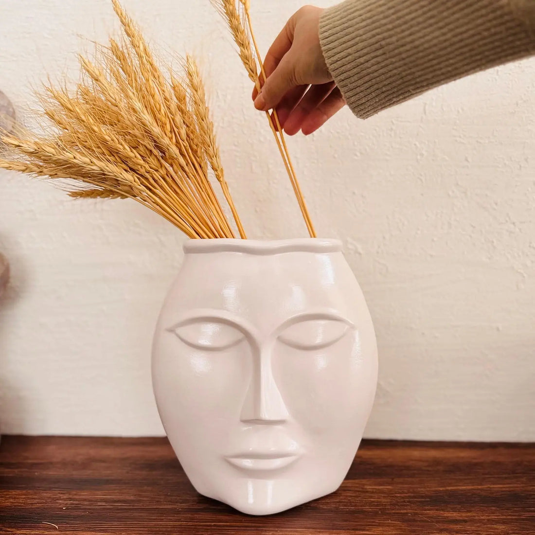 Moderna Dora Moon Handmade Tranquil Face Vase White Ceramic Moderna Collection