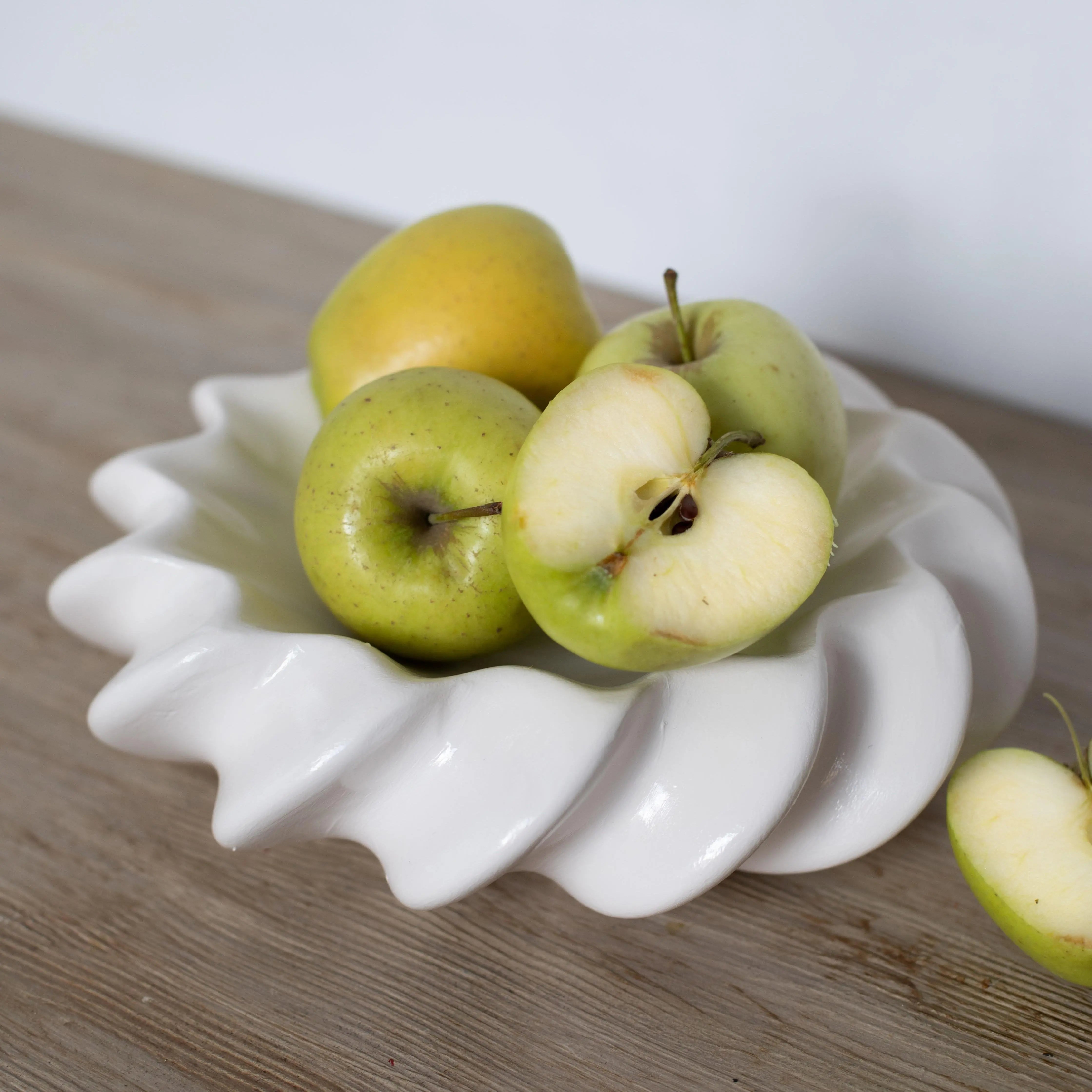 Moderna Lisa Handmade Design Ripple Plate Soft White Ceramic Moderna Collection