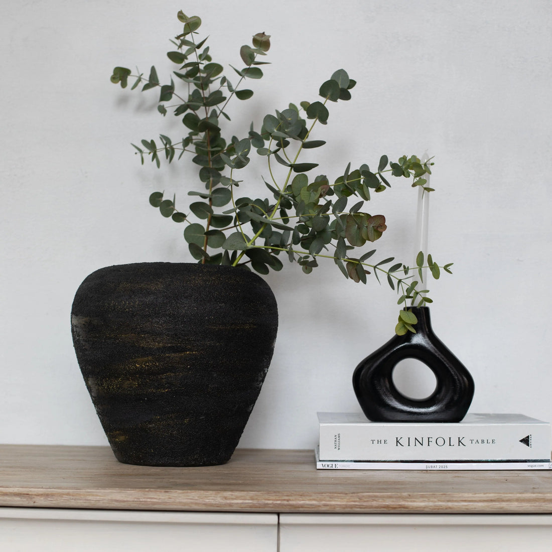 Sapphire Midnight Ember Handmade Matte Black Ceramic Vase with Gold Texture Modern Decor Dea'rt İstanbul