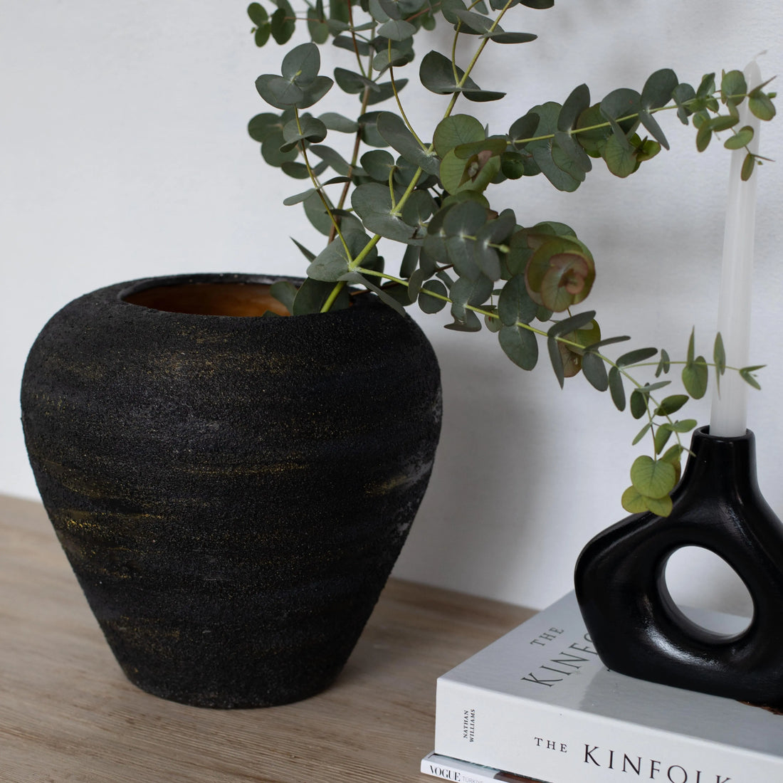 Sapphire Midnight Ember Handmade Matte Black Ceramic Vase with Gold Texture Modern Decor Dea'rt İstanbul
