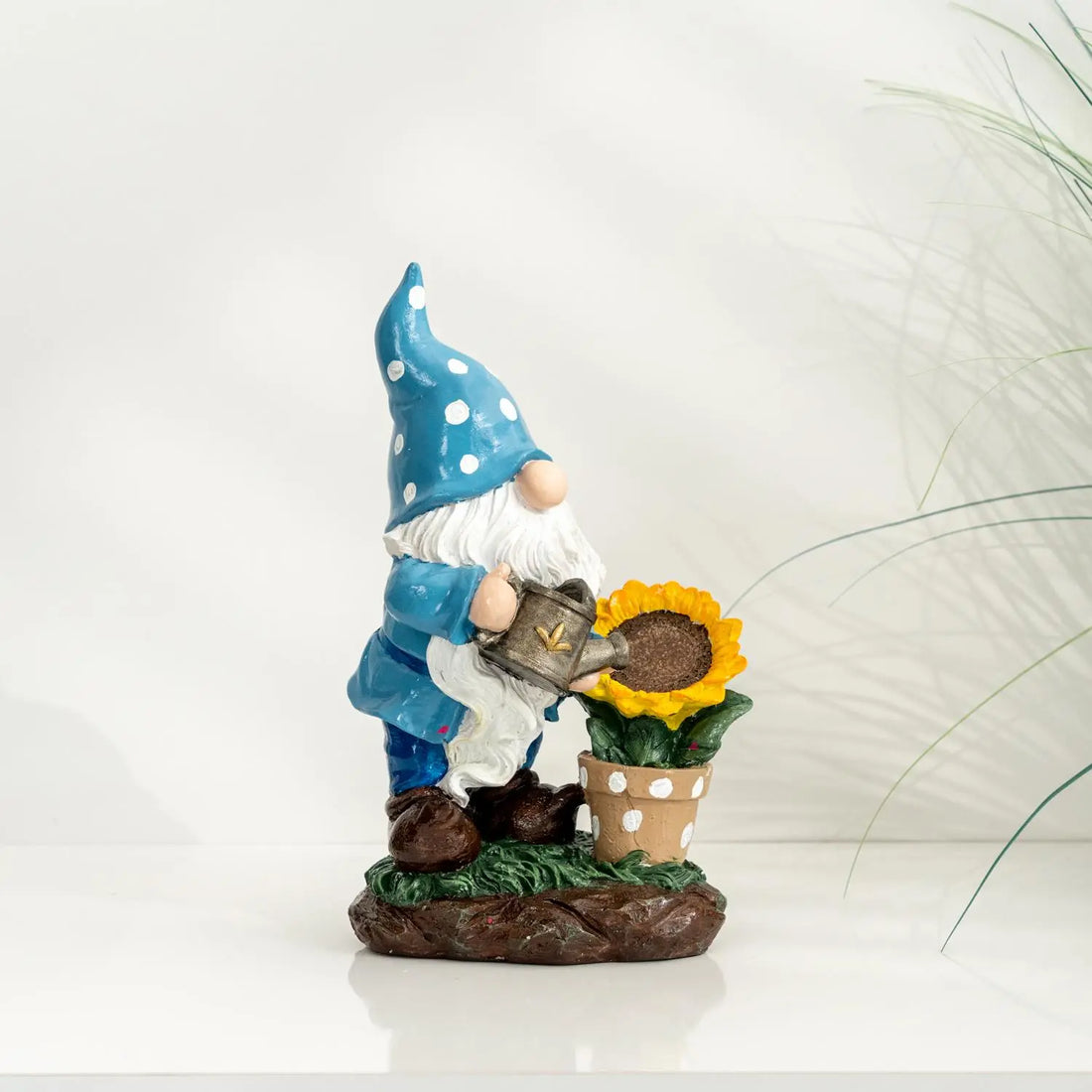 Sky Bloom Watering Gnome Sculpture Dea'rt İstanbul