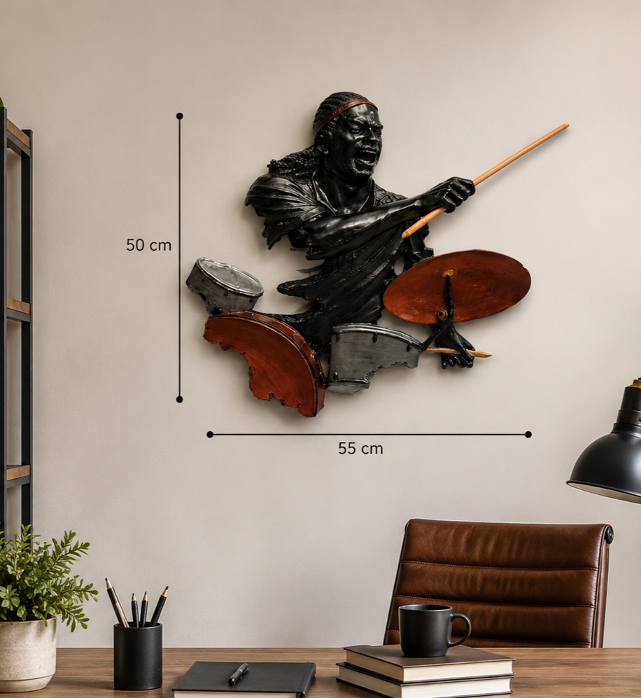 Ritmin Ustadı Baterist Duvar Heykeli Polyester El Yapımı 3D Dekoratif Duvar Objesi 50x55 cm Dea'rt İstanbul